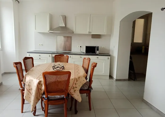 Le Passage De Nyaraló Gardie